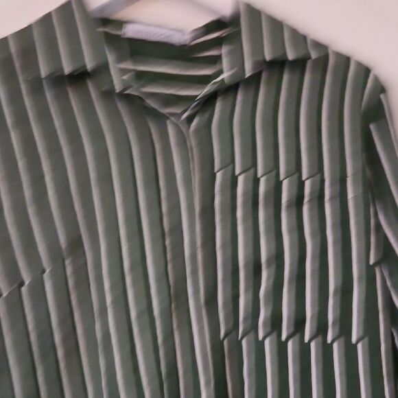 MISSLOOK Green and White Striped Button Down Shirt - Picture 3 of 6